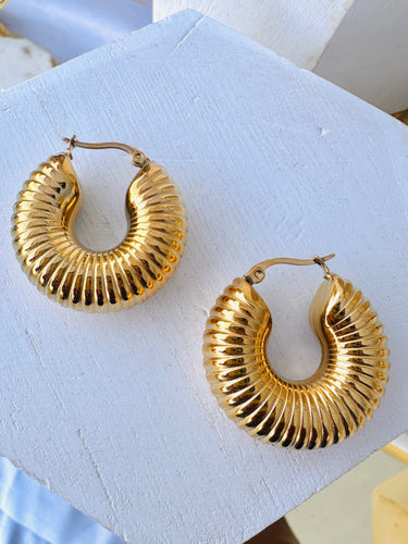 Tara Ribbed Hoop | Earrings